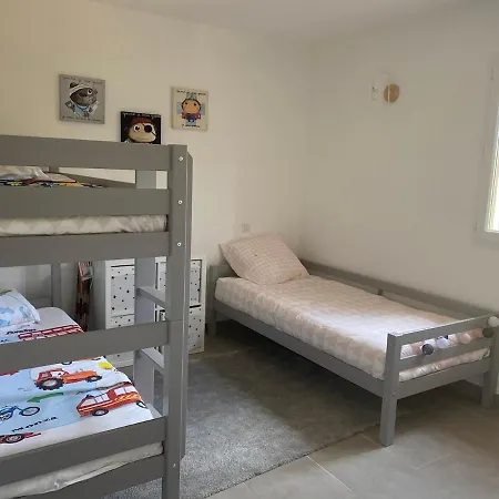 Mini Villa,, 700 M De La à Pieds *