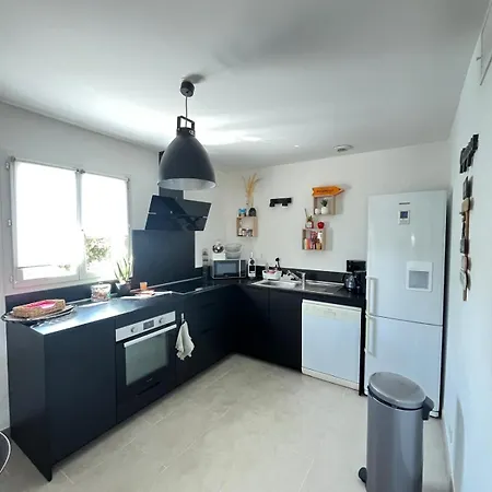 Casa de Férias Mini Villa,, 700 M De La à Pieds