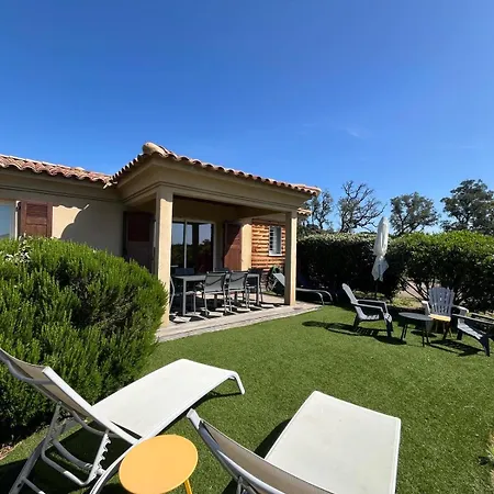 Mini Villa,, 700 M De La à Pieds