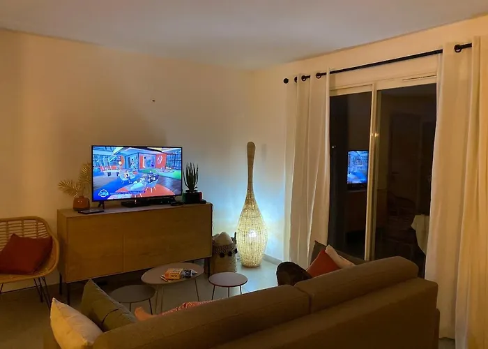 Mini Villa,, 700 M De La A Pieds 펜션 *