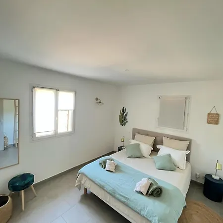 Mini Villa,, 700 M De La A Pieds * Pinarellu (Corsica)