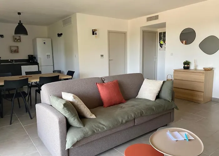 Mini Villa,, 700 M De La A Pieds Pinarellu (Corsica)