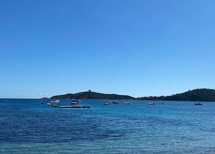 Mini Villa,, 700 M De La A Pieds * Pinarellu (Corsica)