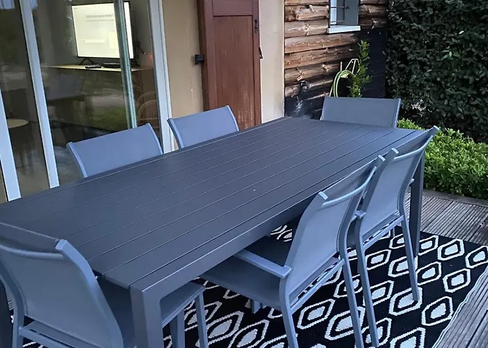 Mini Villa,, 700 M De La A Pieds 度假居 *