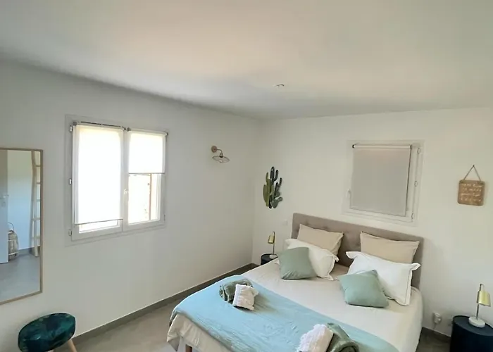 Mini Villa,, 700 M De La A Pieds * Pinarellu (Corsica)